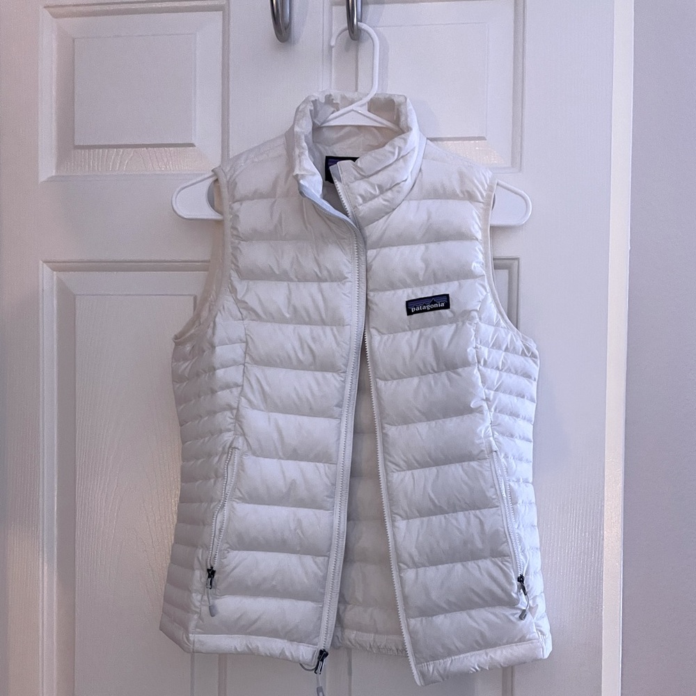 Women’s XS Patagonia Sweater Vest. White. Excellent condition, only worn twice.